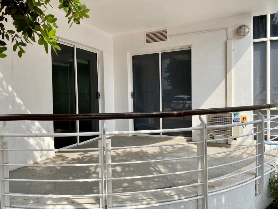 To Let Commercial Property for Rent in Mouille Point Western Cape